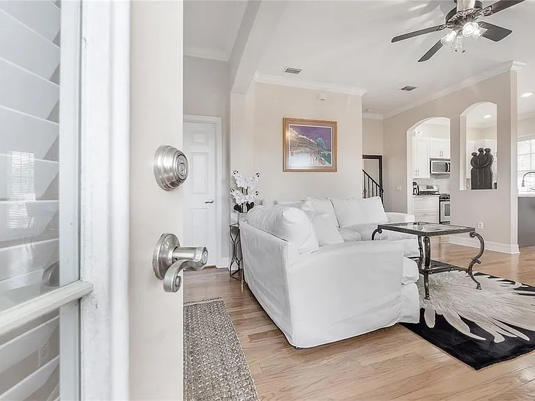 2920-2 Hansen Manor Ln — Photo 2