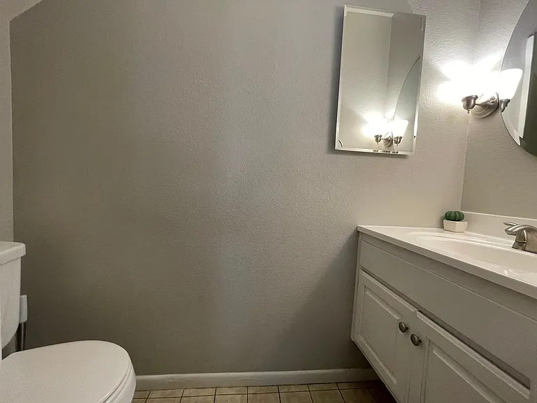 Downstairs half-bath