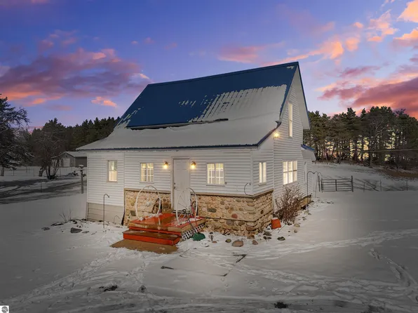 6014 W Phelps Rd, Manton, MI 49663