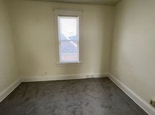 2445 S 9th Pl, Milwaukee, WI 53215