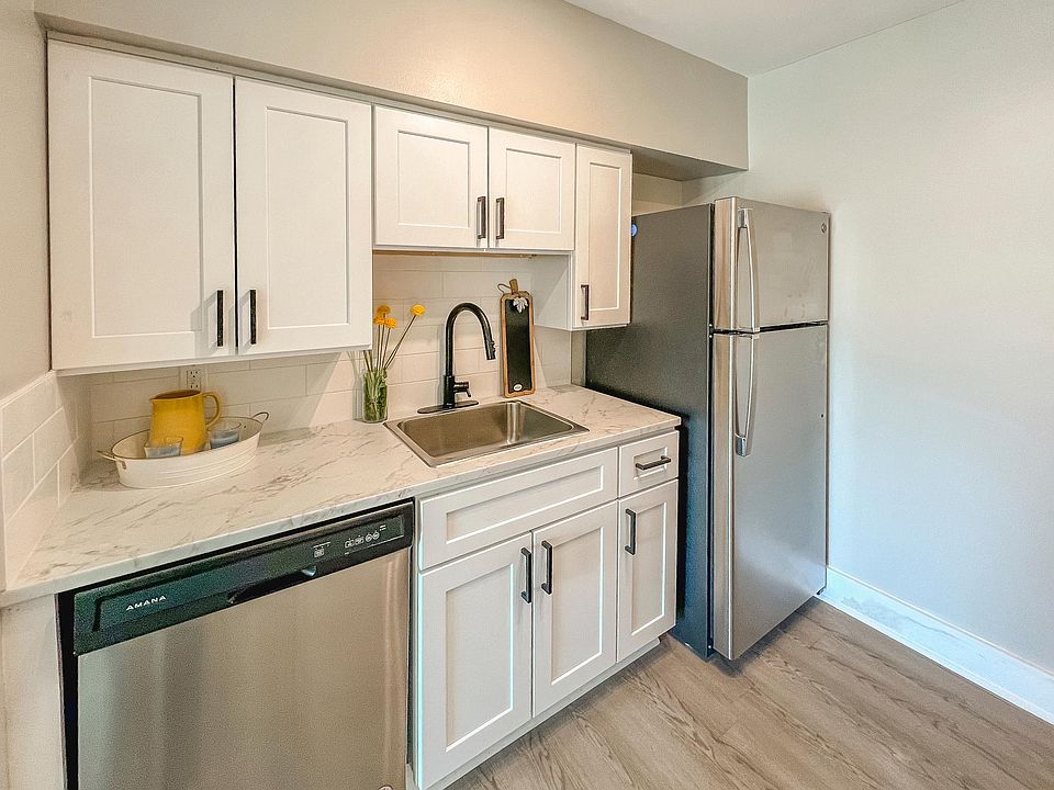 1st image of 160 Continental St #1A