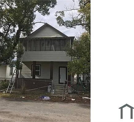5 bed, 1950 sqft, $1,800 — Photo 2