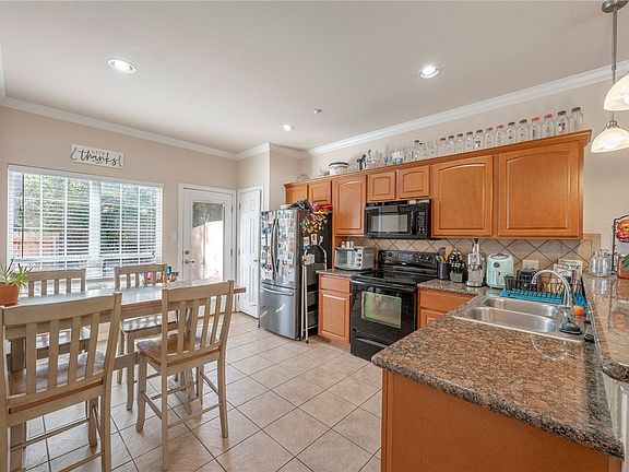 5th image of 305 Holleman Dr E APT 1605