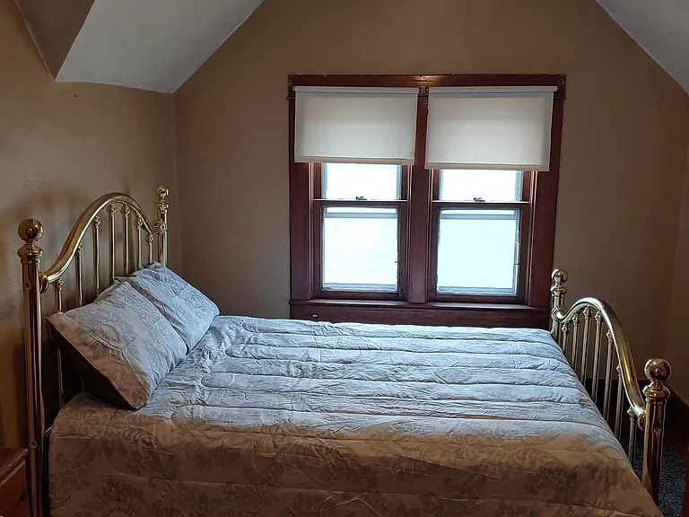1146 Howard St — Photo 13
