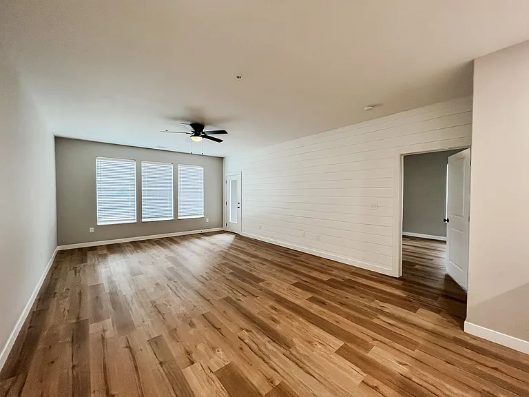 Fairway Flats — Photo 19