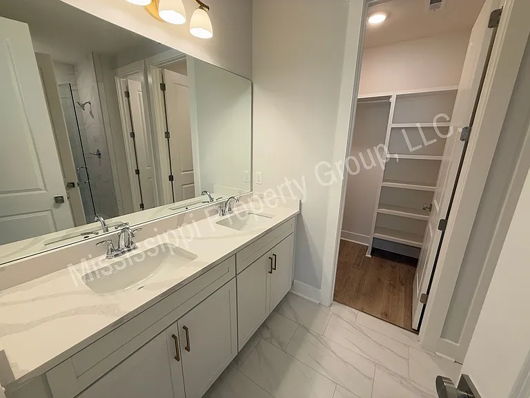 611 Miramar Ln — Photo 12