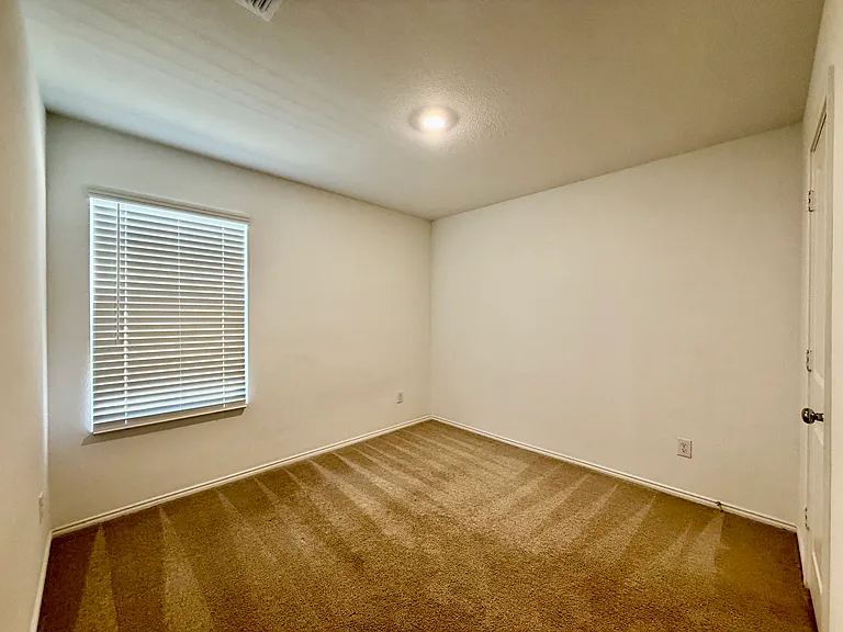 1008 Mountain Laurel Rd — Photo 12