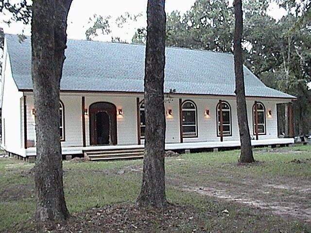 Front of home with covered porch