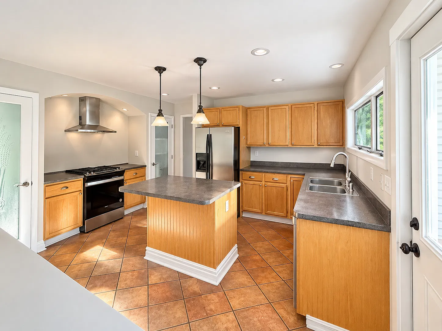 11808 W Earl Rd - 11808 W Earl Rd — Photo 3