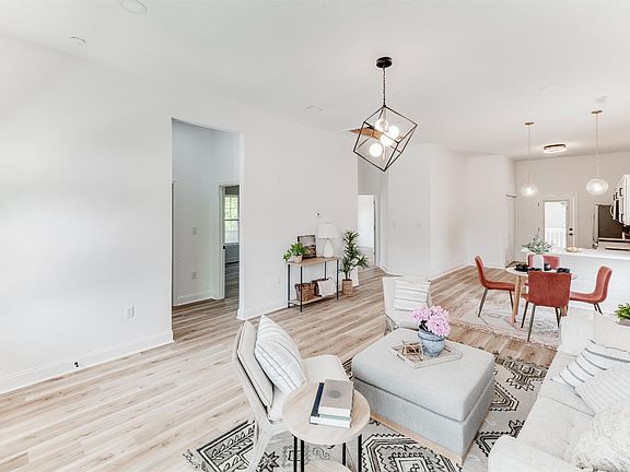 5th image of 602 Smyth St