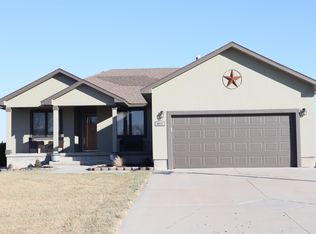 10572 Brenton Ln, Dodge City, KS 67801