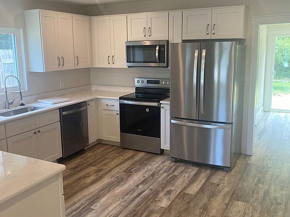 3rd image of 306 Williams Ave