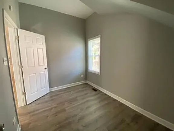 4th image of 7152 S Greenwood Ave #3