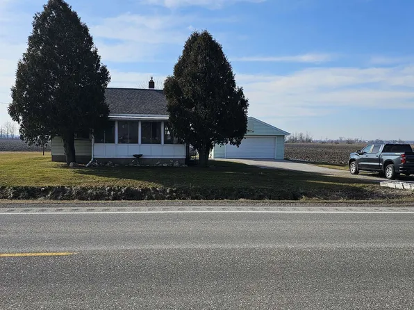 211 N Farley Rd, Bay City, MI 48708