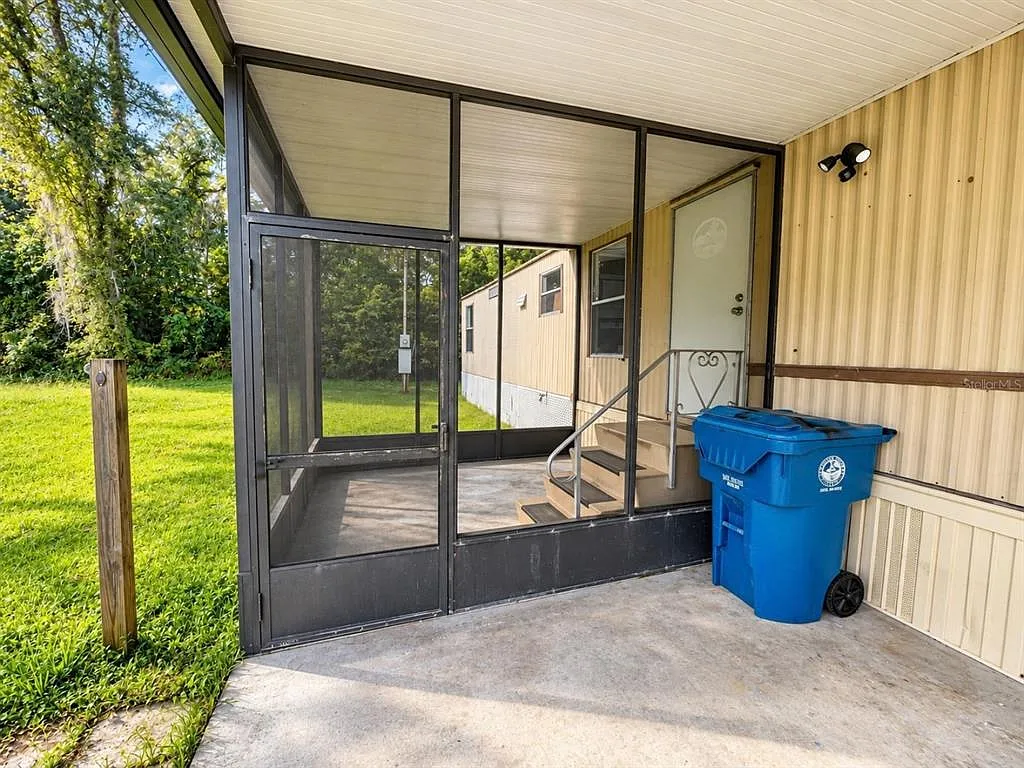 2 bed, 1.5 bath, 644 sqft, $1,100 — Photo 3