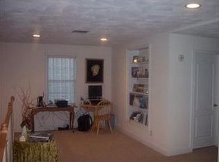 225 Cheshire Dr, Cranston, RI 02921