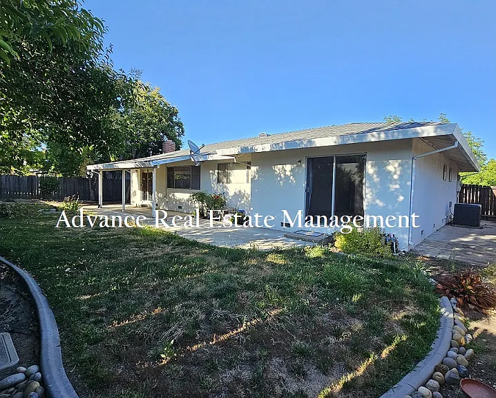 7320 S Land Park Dr — Photo 16