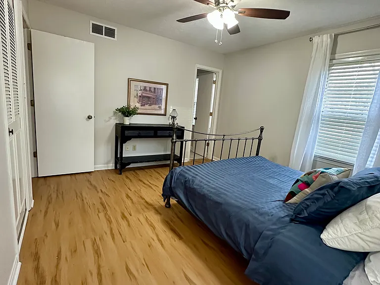 1018 Sir Lancelot Ln — Photo 4