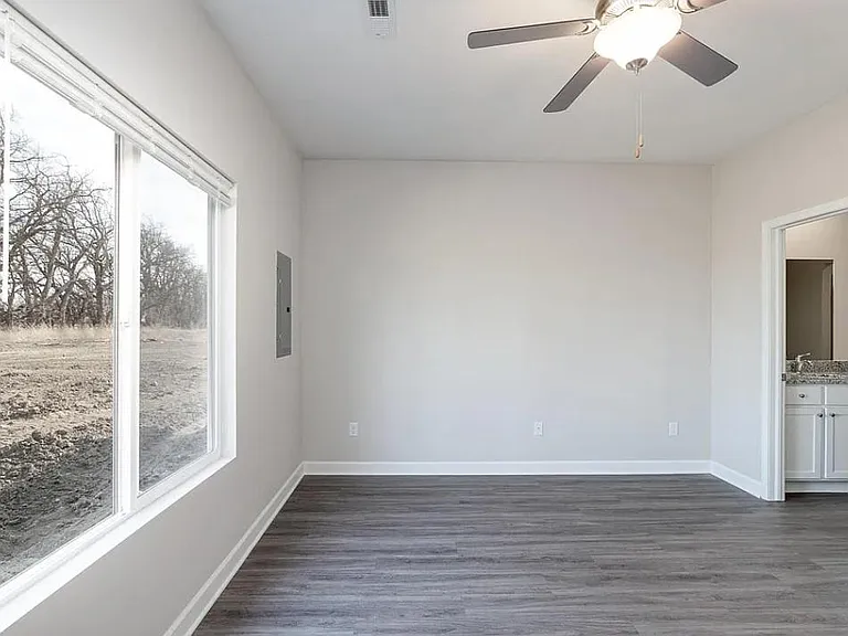2346 E Cheyenne Ct — Photo 22