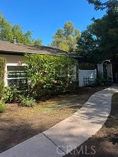 2 bed, 600 sqft, $3,500 — Photo 1