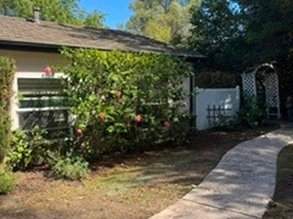 2 Strawberry Ln, Rolling Hills, CA 90274