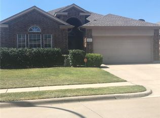 9625 Minton Dr, Fort Worth, TX 76108