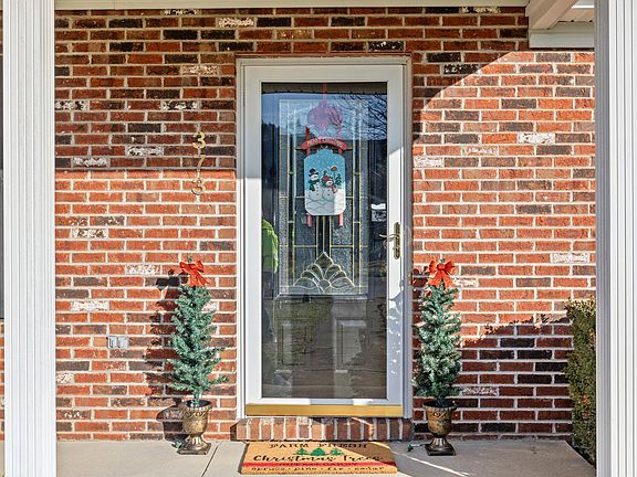4th image of 373 Weslyn Way