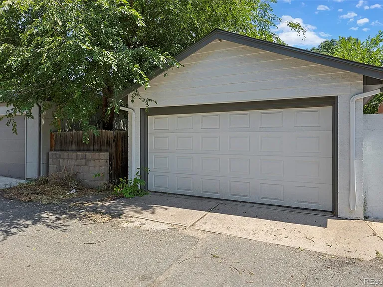 881 S Emerson St — Photo 35