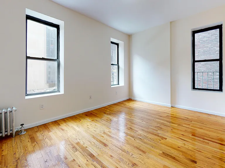 243 E 38th St #3C — Photo 5