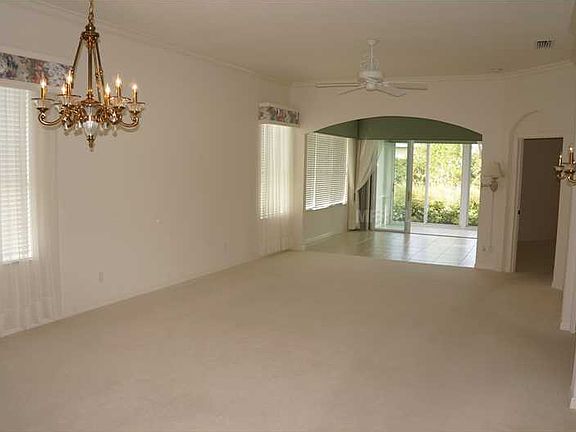 3rd image of 1635 Lancashire Dr #1635
