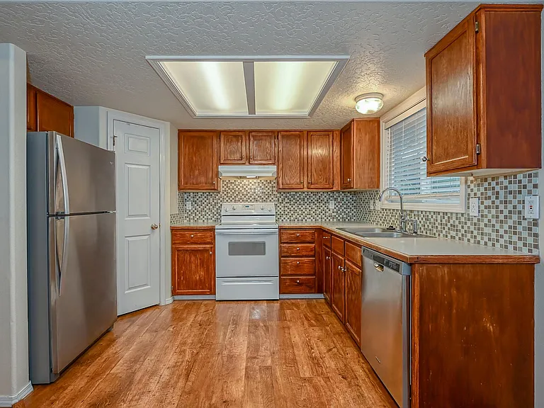 7264 N Parkcrest Ave — Photo 11