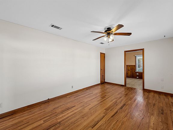 5th image of 307 Playdium Dr