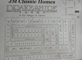 7790 Drakeshire Blvd, Almont, MI 48003