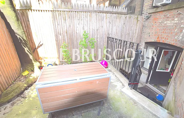Rented by City Stop Realty | media 27