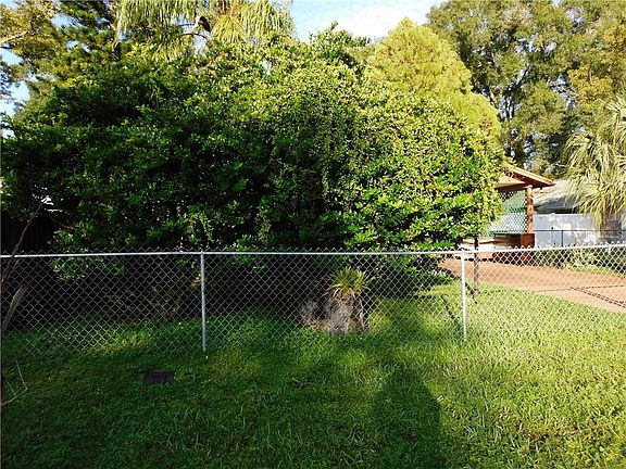 5th image of 6902 N Willow Ave