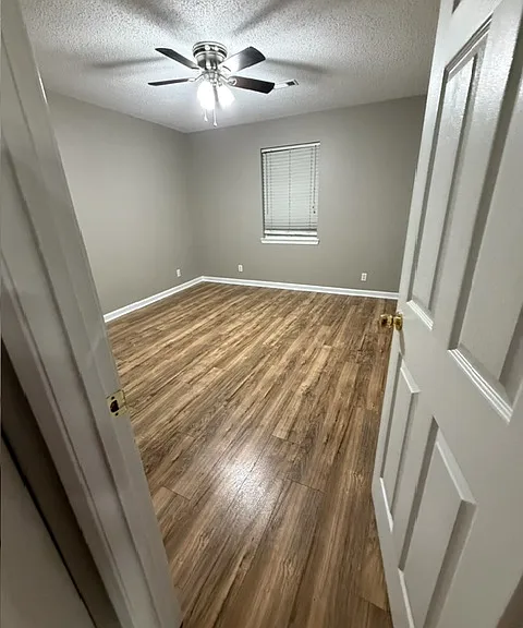 708 W Hawthorne St #10 — Photo 5