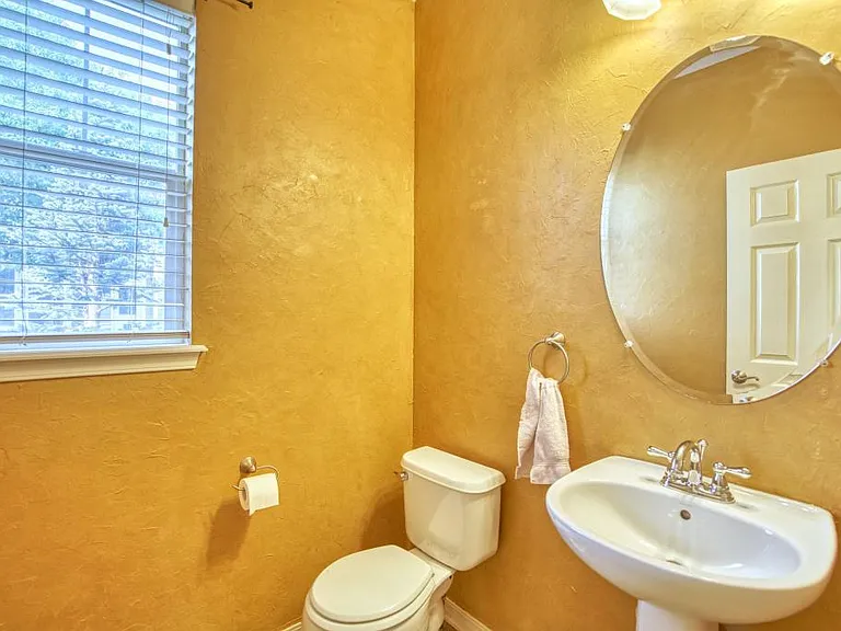 2370 Windmill Dr — Photo 13