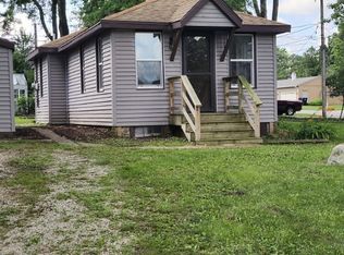 7511 Maple Dr, Wonder Lake, IL