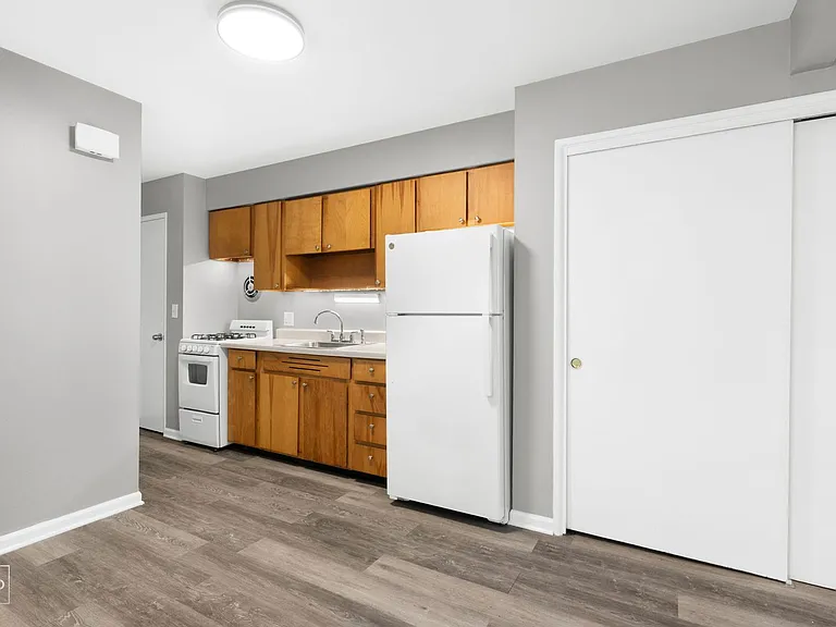 Welcome Home to 300 N Brockway Court — Photo 10