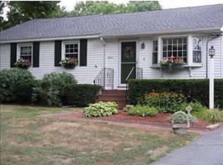 15 Lovejoy Rd, Andover, MA 01810