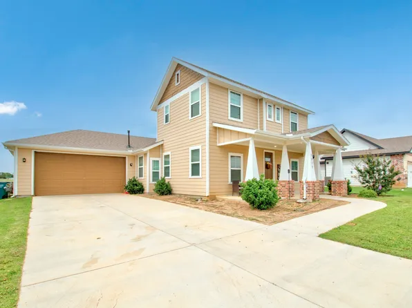 1371 Orange Blossom Ct, Gainesville, TX 76240