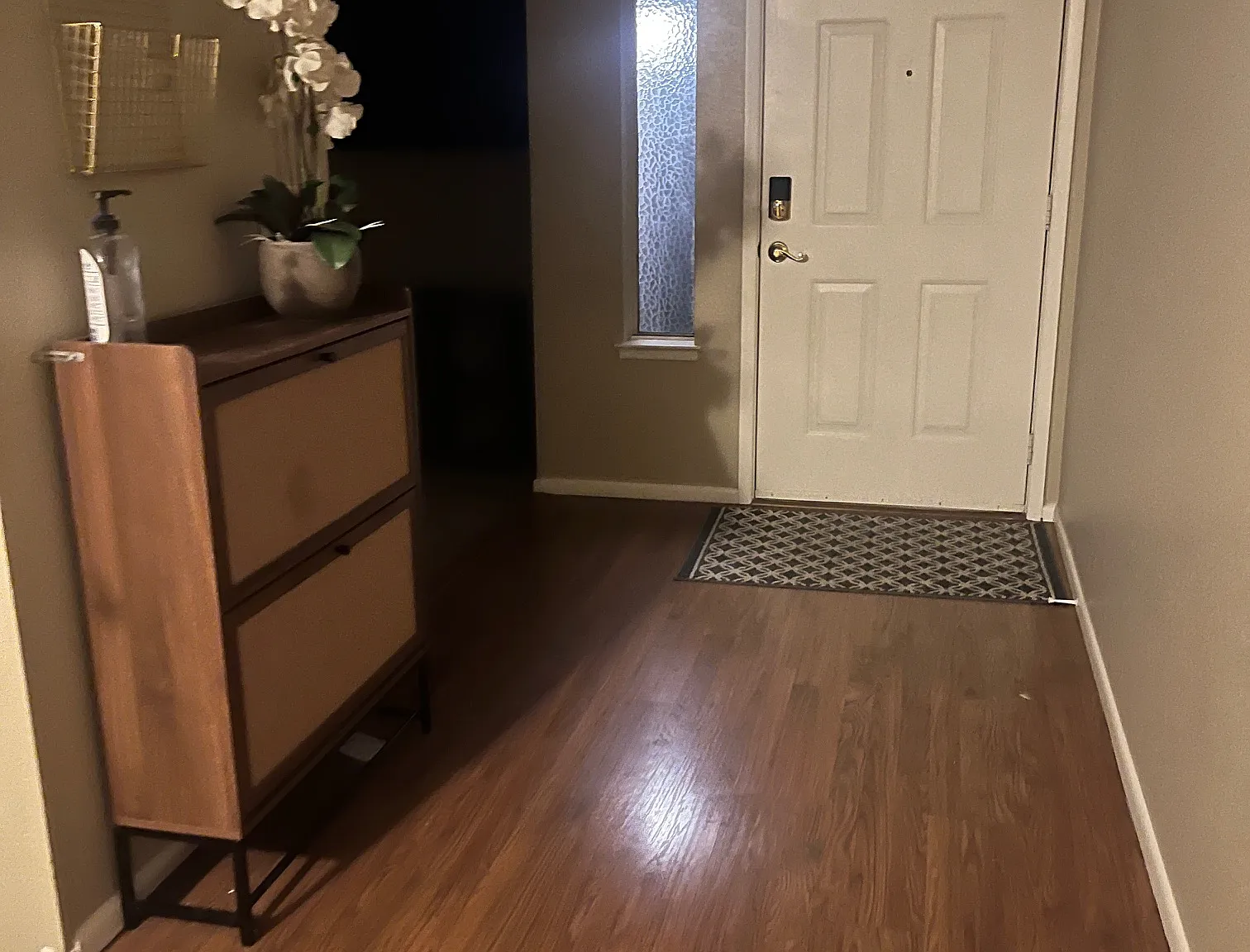 3 bed, 2000 sqft, $2,785 — Photo 2