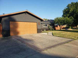 704 R St, Newman, CA 95360