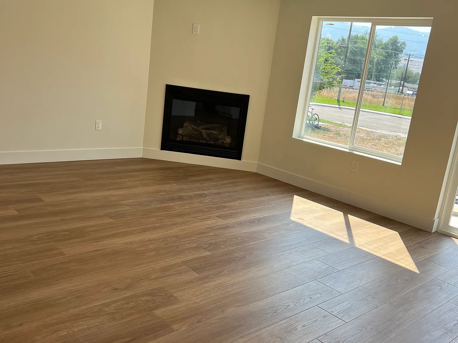 2306 Ernest Ave — Photo 4