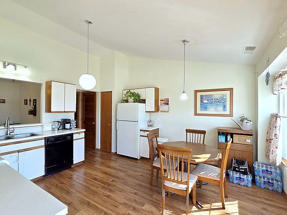 5th image of 745 W Streamwood Blvd #B