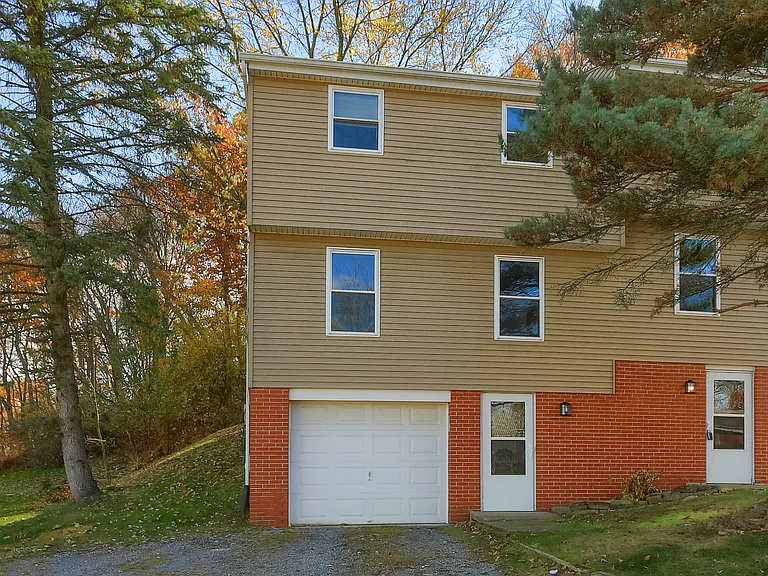 4286 Sample Ct — Photo 2