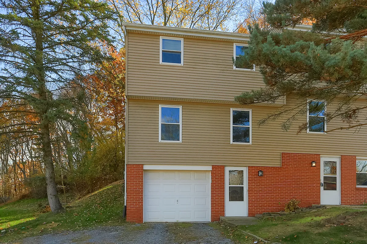 Building Photo - 4286 Sample Ct