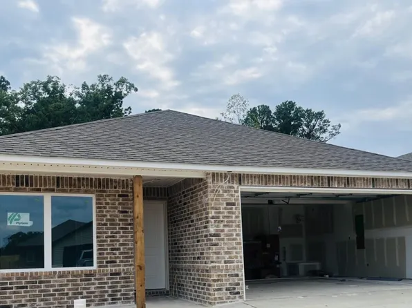 1613 Rambling Brook Dr, Benton, AR 72015