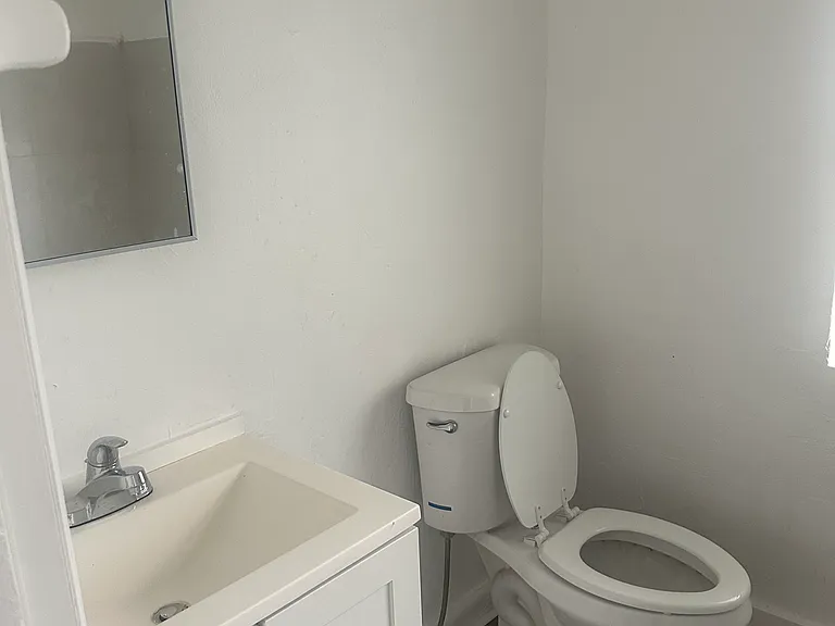5619 NW 5th Ave #2 — Photo 5
