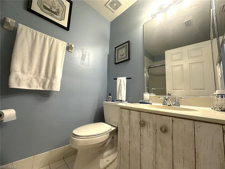 6880 Huntington Lakes Cir #203 — Photo 19